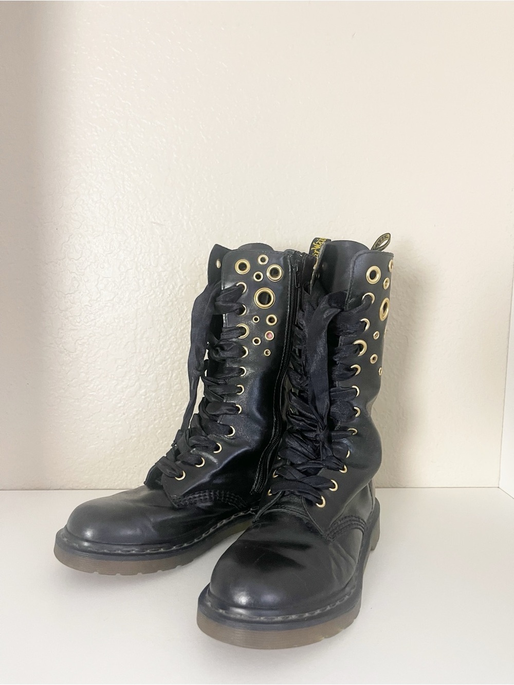 Vintage Dr. Martens tall Johari Combat Boot with gold-tone grommets grunge 8 - Picture 3 of 14